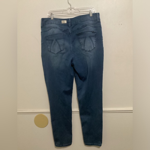 Seven Jeans - Picture 3 of 4